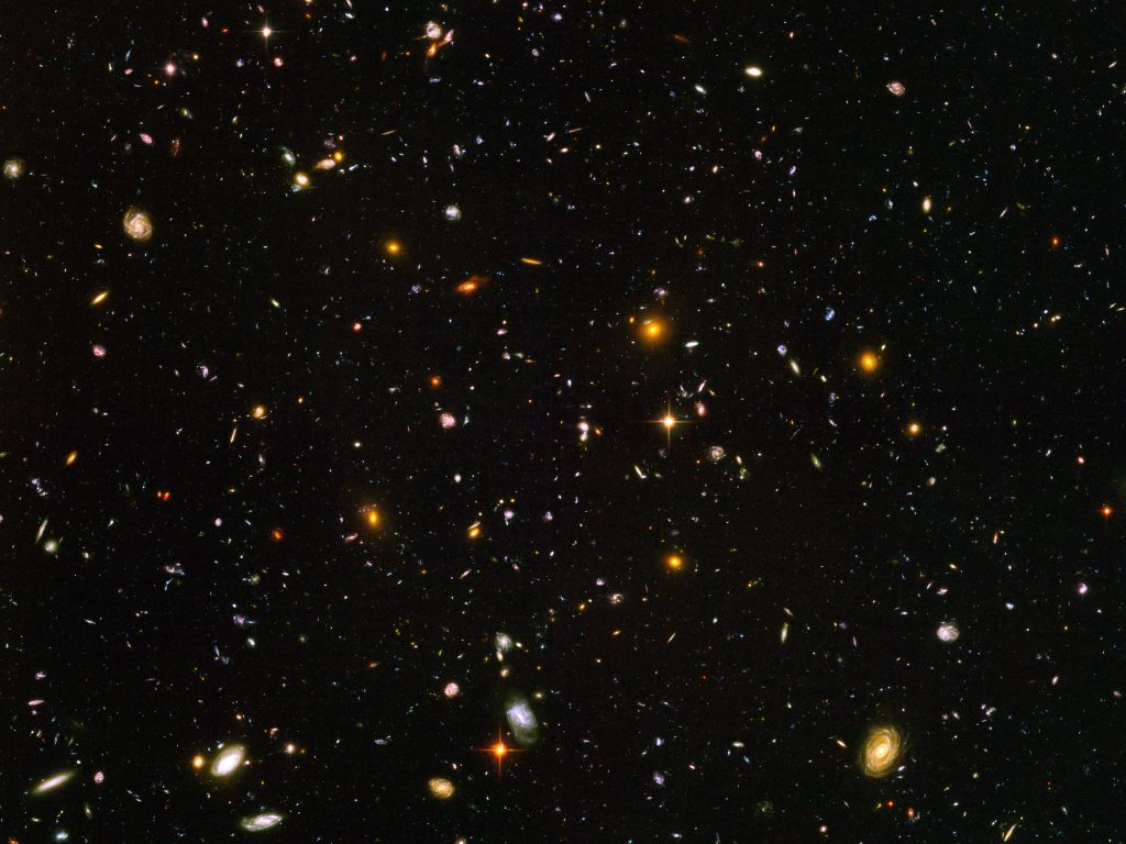 Fotograía del Espacio Profundo capturada por el telescopio espacial Hubble.